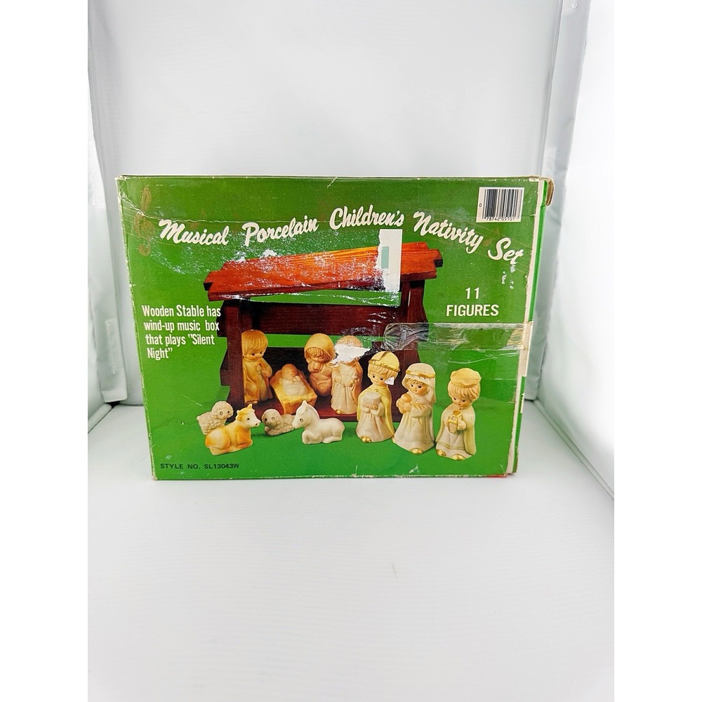 Vintage 1991 Porcelain Musical Christmas Trim Nativity Scene. Plays Silent Night - Picture 5 of 8